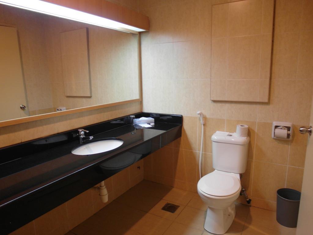 Mandarin Pacific Hotel Куала-Лумпур Номер фото